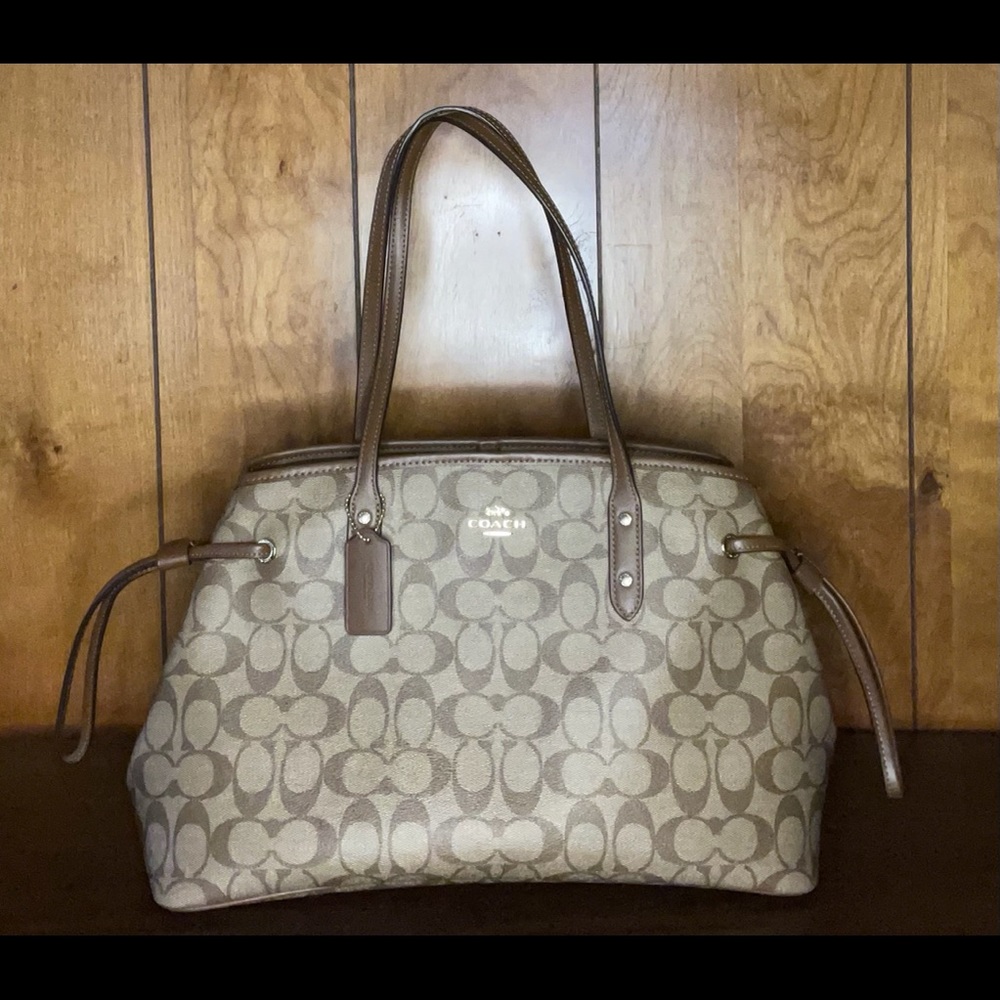 Coach Purse Like NEW!